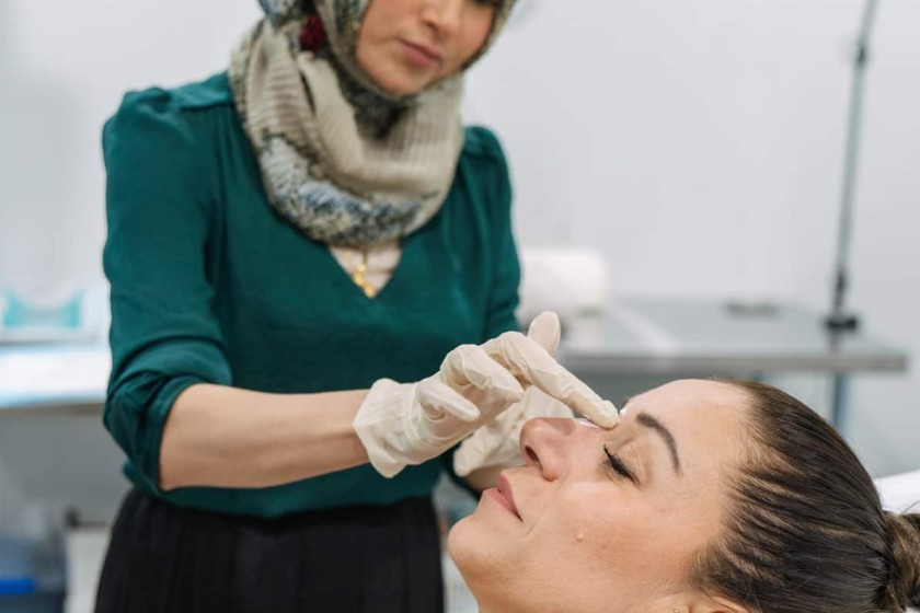 What is Hyperhidrosis? Explained by hyperhidrosis doctors at Contour Clinics