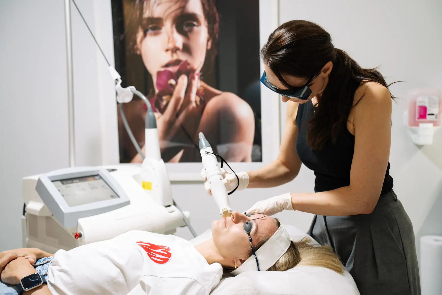 How does 1540 Fractional Non-Ablative Laser Treatment work?