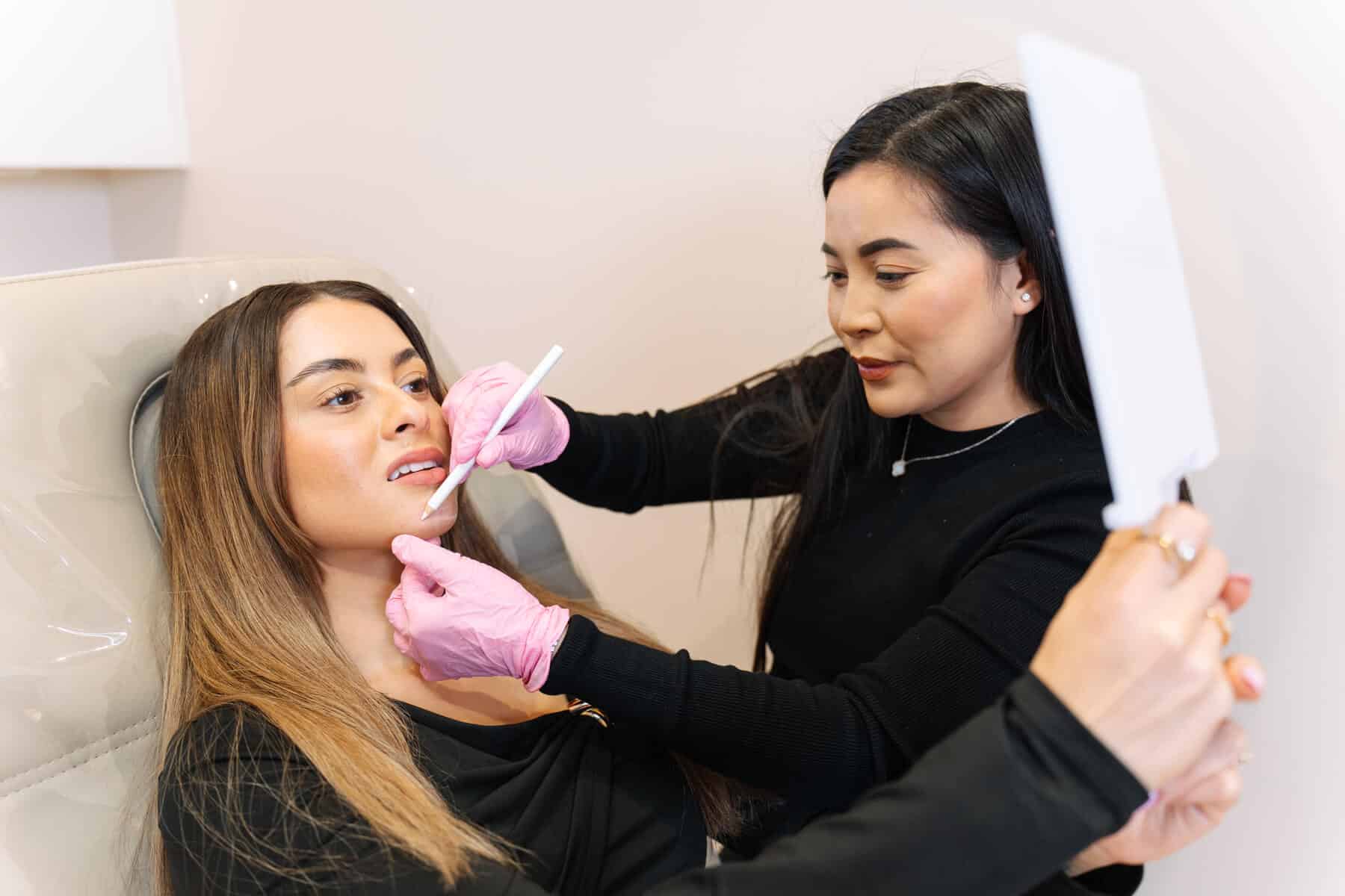 Wrinkle treatment with cosmetic nurse at Narellan Contour Clinics